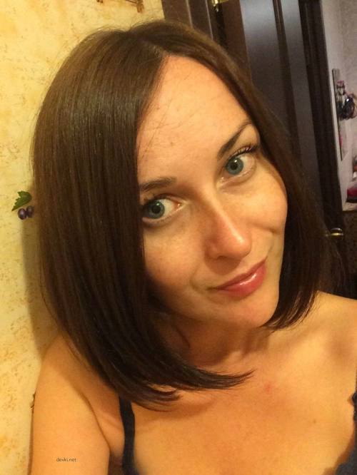 Best Friend Captures Her Pussy - Explicit Amateur Photo