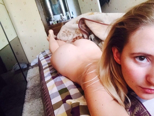 Hot Sex Photo of Cute Girlfriends - Explicit Lesbian Action