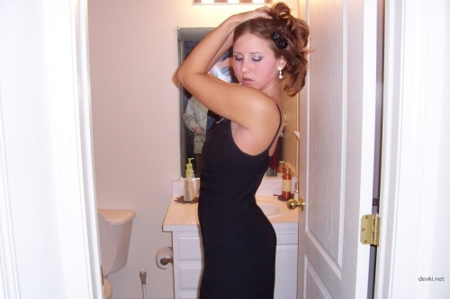 Sexy Graduation Photoshoot: Hot Home Pics of a Graduate