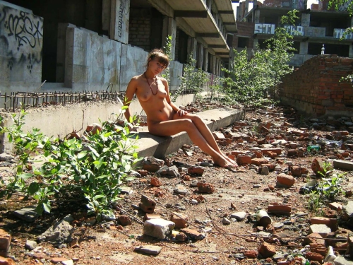 Hot Naked Friends Positively Posing - Explicit Adult Content