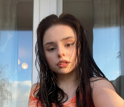 20-Year-Old Милана Exposing All in Explicit Photoshoot