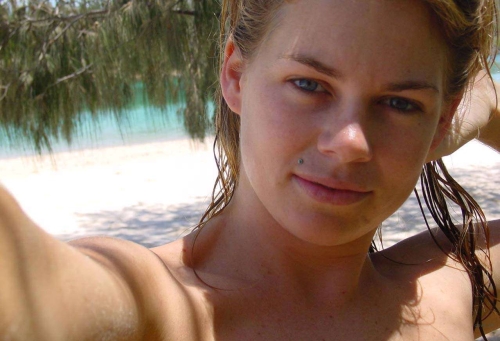 Private Beach Babe's Explicit Vacation Snap