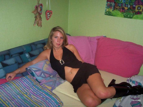 Girl bends over and sucks cock - Explicit Blowjob Porn Photo