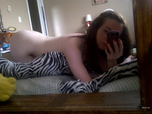 Explicit Nude Photo of Classmate - Naked Schoolgirl Exposed in XXX Pic