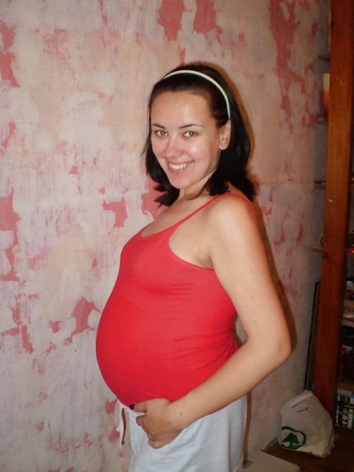 Explicit Pregnant Cow Nude at Home - XXX Maternity Photoshoot