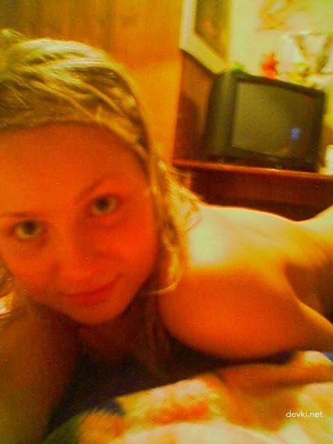 Explicit Nude Photos of Girlfriend - Intimate and Sensual Shots