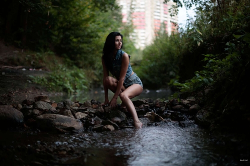 Seductive Outdoor Selfie of a Naked Girl - Explicit Nature Photo