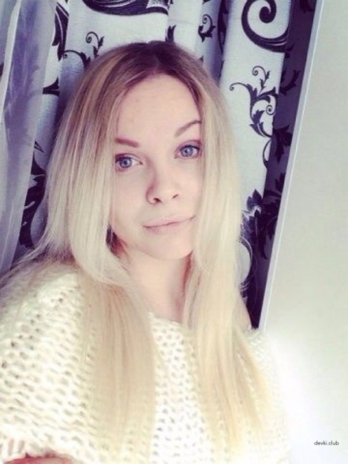 Explicit Nude Selfie of Naked Girl - Private and Uncensored Photo