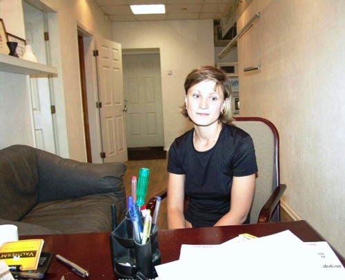 Secretary Poses Nude: Explicit Office Photoshoot for Maximum Satisfaction