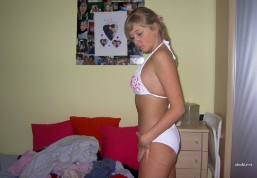 Fully Nude Girl Covered in Cream: Explicit and Sensual Photoshoot