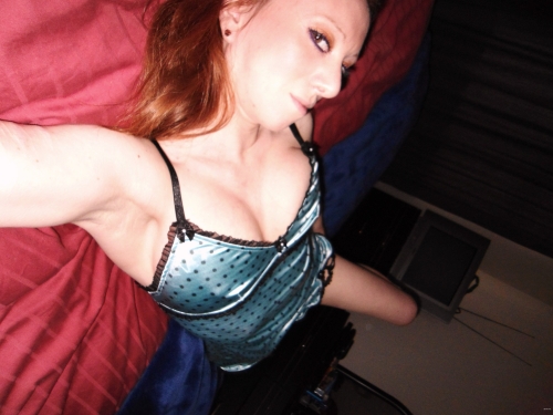 Naked Girl Bent Over Shows Pussy - Explicit Amateur Teen Porn